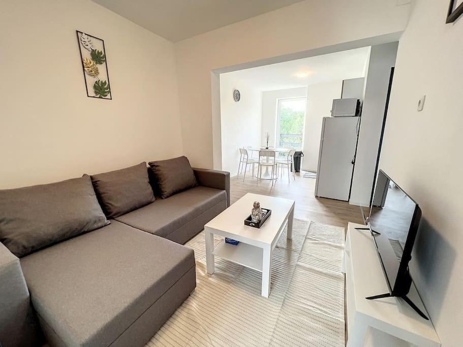 Apartmán Station 173 C Bruxelles-Charleroi-Airport Exteriér fotografie